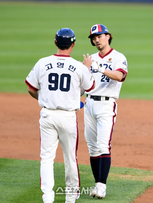 [포토] 오재원, 7회 1점 더 달아나는 적시2루타