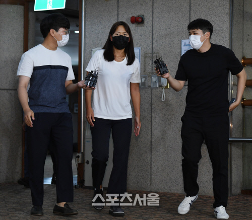 [포토] 철인3종협회 공정위 참석하는 장윤정