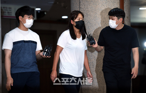 [포토] 철인3종협회 공정위 참석하는 장윤정 선수