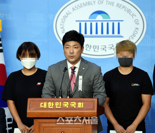 [포토] 이용 의원, '고(故) 최숙현 선수 의혹을 모두 밝혀야 한다'