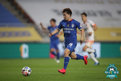 "90분 소화는 아직…" 수원, 新 활력소 박상혁 기용 딜레마