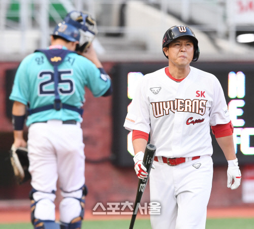 SK 최정, NC전 골반통증으로 한타석 후 교체[SS현장]