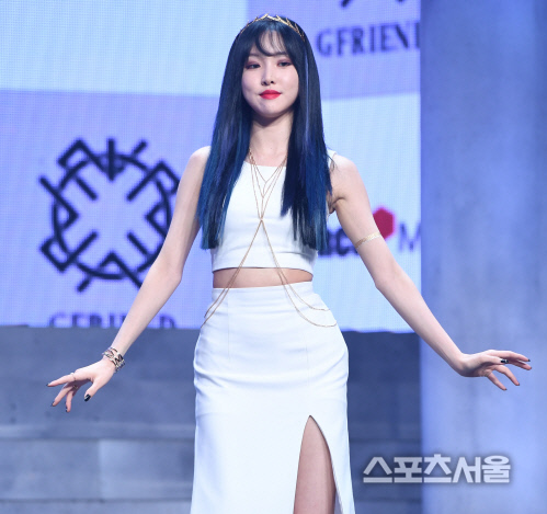 [포토] 여자친구 유주, 나래를 펴고~