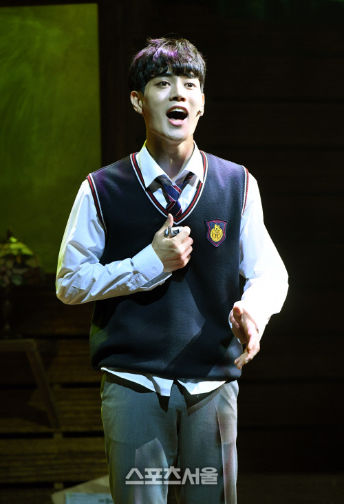 [포토]뮤지컬 \'더 모먼트\' 김지온, \'너에게로 가는 길\' 열창