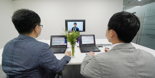롯데건설 코로나19 시대 맞아 화상 면접 도입