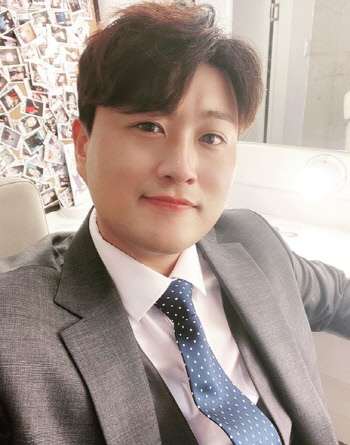 "최고의 성형은 다이어트" 김호중, 9kg 감량 후 물오른 외모 과시[★SNS]