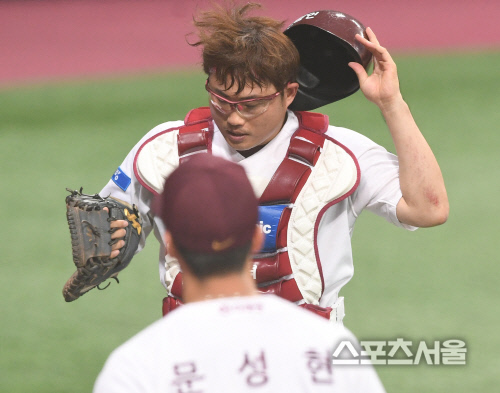 [포토] 키움 이지영, 실점은 잊자...