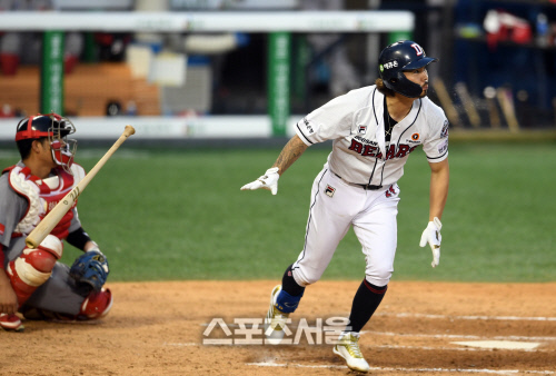 [포토]두산 오재원, 2루타로 득점권으로!