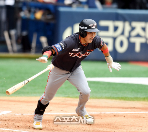 [포토] 이용규 '내야수 정면으로 날아가고 말았어'