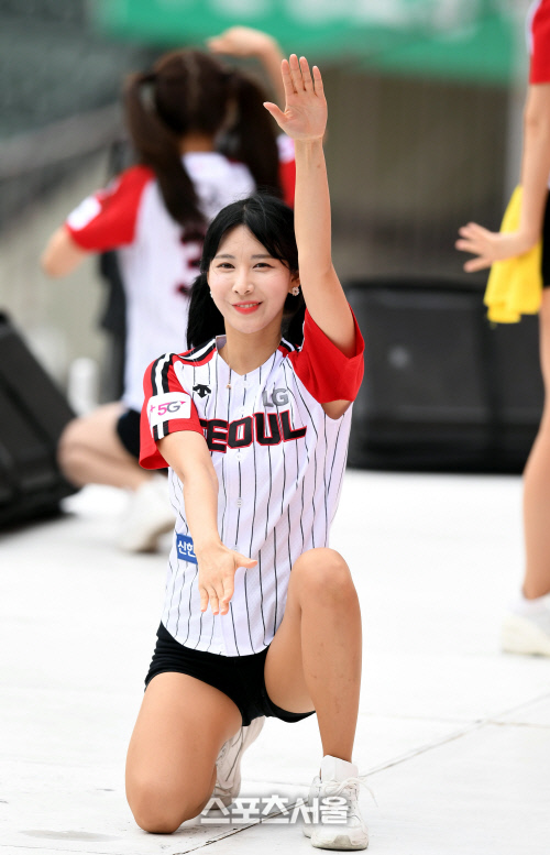 [포토] 치어리더 원민주 \'승리를 부르는 꽃미소\'