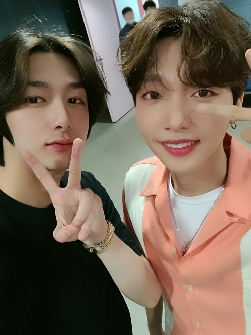 정세운, 몬스타엑스 민혁X형원과 '인기가요' 인증샷 공개 "훈훈 선후배"