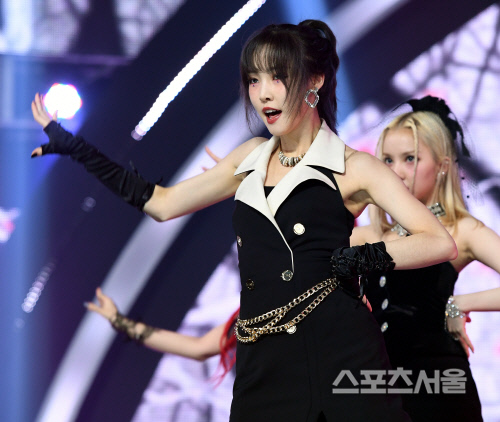 [포토] 여자친구 유주, 컴백 후 1위를 향한 무대!