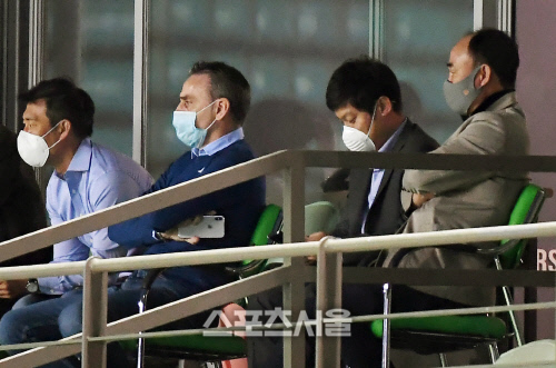 [포토] 벤투-김학범 감독, K리그 개막전 관전!