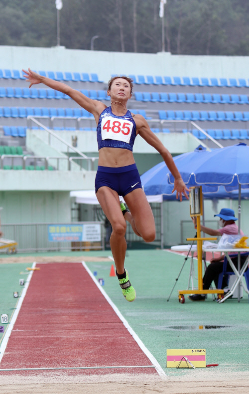 정연진, 28년만에 여자 7종경기 한국 기록 경신…5535점 기록