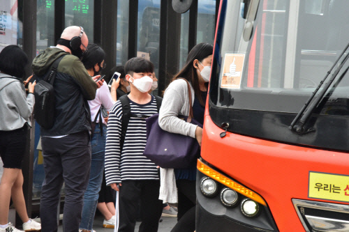 공적마스크제도 폐지 2주만에 마스크 가격 안정화