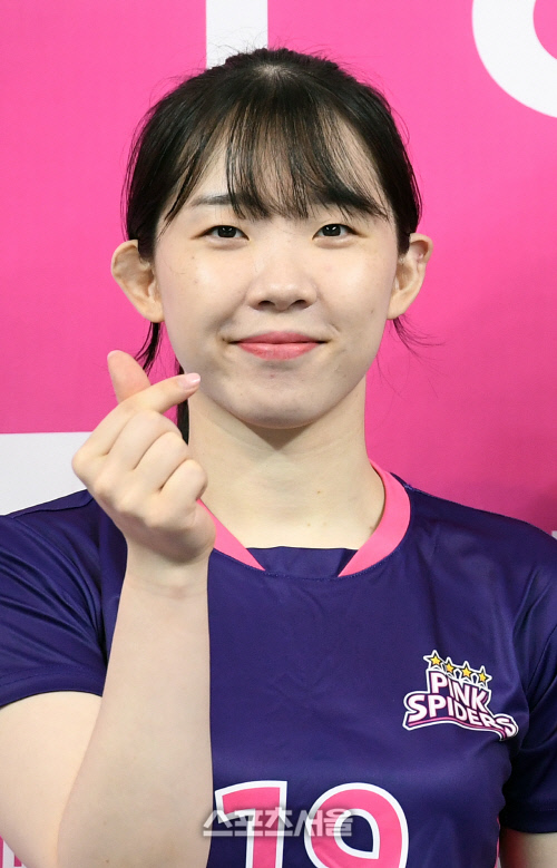 [포토]주장 김미연, '흥국생명 사랑해 주세요!'