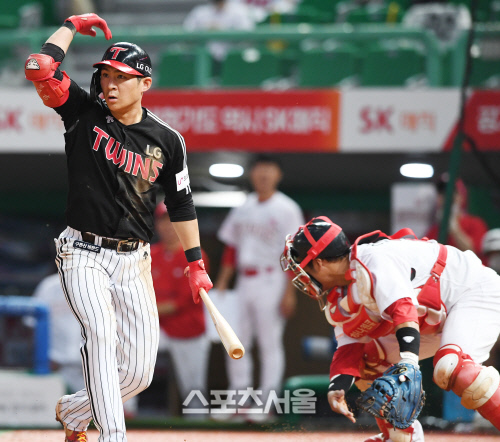 [포토] LG 오지환, 들어와~ 들어와~