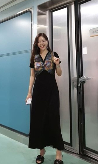 "3kg 뺀 기념샷" 장영란, 롱원피스 입고 늘씬 몸매 뽐내[★SNS]