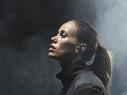 스포츠용 완전 무선 이어폰 \'베오플레이 E8 스포츠\'_1