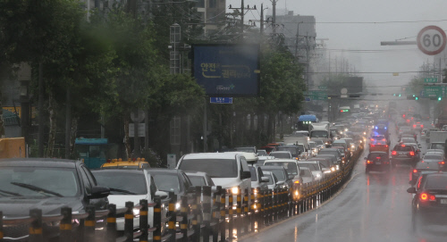 폭우로 서울 동부간선도로 전면 통제…월계1교·증산교·잠수교도 진입 통제