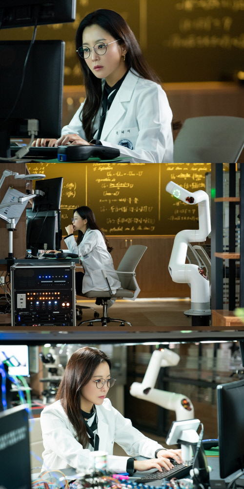 '앨리스' 과학자로 변신완료! 김희선, 여전히 눈부신 꽃미모