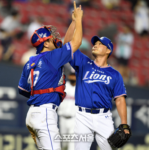 [포토] 오승환-강민호 \'승리의 세리머니\'