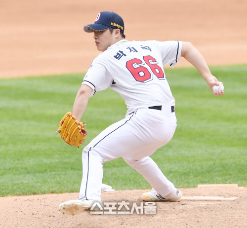 [포토] 두산 박치국, 역전까지 버텨야 해!