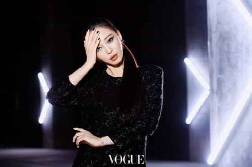 한예슬, 매력적인 캣츠아이 메이크업으로 매혹美 폭발[★화보]