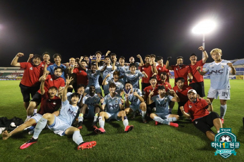 4년 만의 최고 순위 3위까지, 서울 이랜드의 화려한 도약