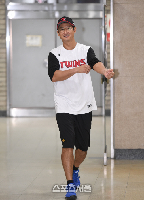 [포토]박용택, 기자회견까지 하려니 민망하네...