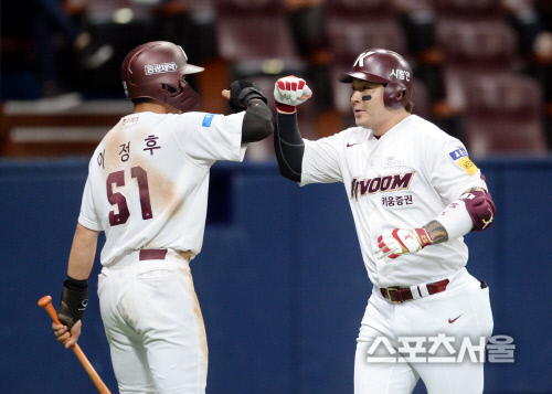 [포토] 박병호, 3회 다시 리드잡는 투런포
