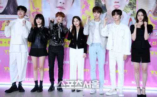 [포토] 화이팅 외치는 \'트웬티 트웬티\' 감독-출연진들