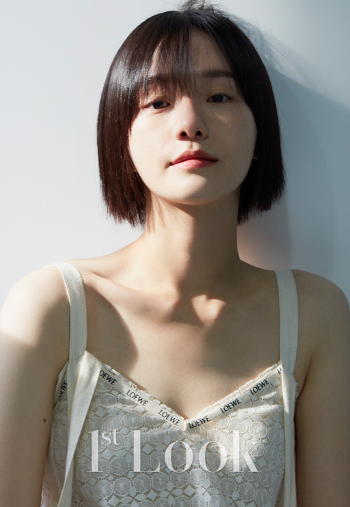 퍼스트룩_박규영3