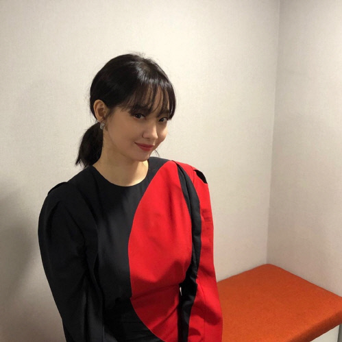 신민아, 러블리함 벗고 카리스마 장착…"영화 '디바' 기대해주세요"[★SNS]