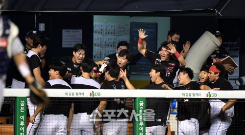 [포토] 잘 치고 잘 달린 황재균 '경기 끝냈다'