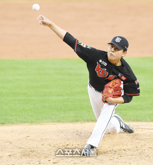 [포토] kt 소형준, 두산전 5이닝 1실점으로 승리요건!