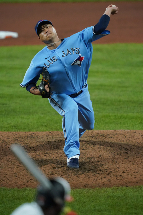 투구하는 토론토의 류현진