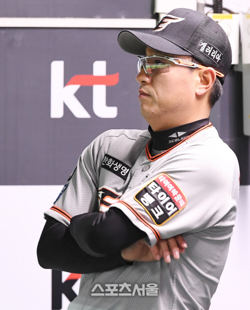 [포토] 한화 최원호 대행, 뒤집어야해...