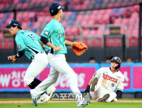 [포토] 황재균 '터치가 안된 거 같은데'