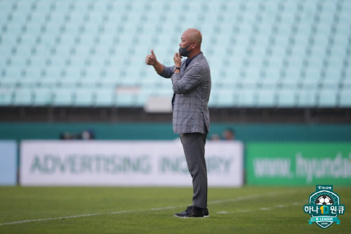 전역 앞둔 선수 배려 속 뉴페이스 테스트까지, '펩테완'의 포석