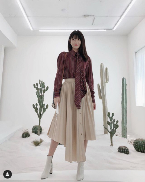 '정경호♥' 수영, 마네킹 같은 비율…'광고' 표기도 눈길[★SNS]