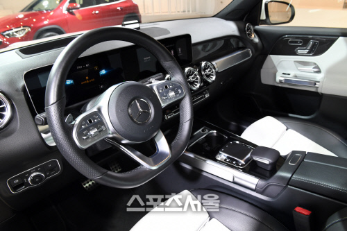 [포토]더 뉴 메르세데스-벤츠 GLB, 운전석 인테리어