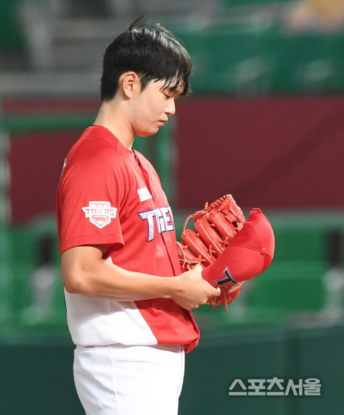 [포토] KIA 남재현, 모자 속에 어떤 글귀를?