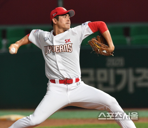 [포토] SK 이태양, 10-2 승리에 마침표를~