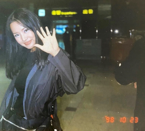 '영원한 디바' 엄정화, 22년전 사진으로 '방부제 미모' 과시…"한창 사랑받던 때"[★SNS]