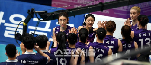 [포토] 김연경 '11년 만의 국내무대 입장'