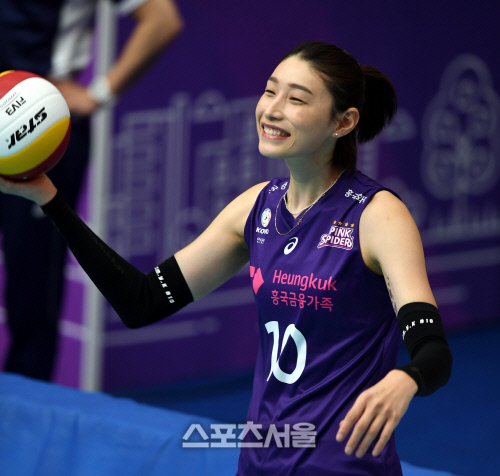 [포토] 국내 무대 복귀하는 김연경 \'미소 가득\'