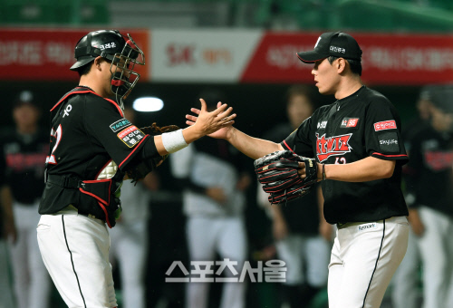 [포토]KT 김재윤, SK전 1이닝 무실점 시즌 4세이브