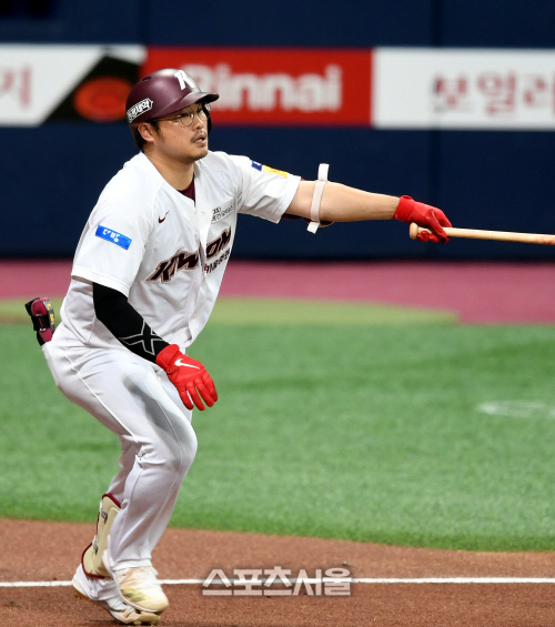 [포토] 이지영 '타구가 힘이 부족해'