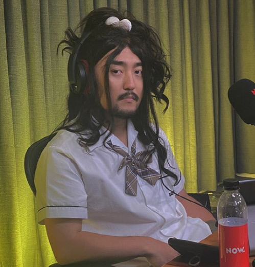 유병재 여장 사진에 친누나 "돈 어렵게 버네. 미안. 세숫물로 양치할게"[★SNS]